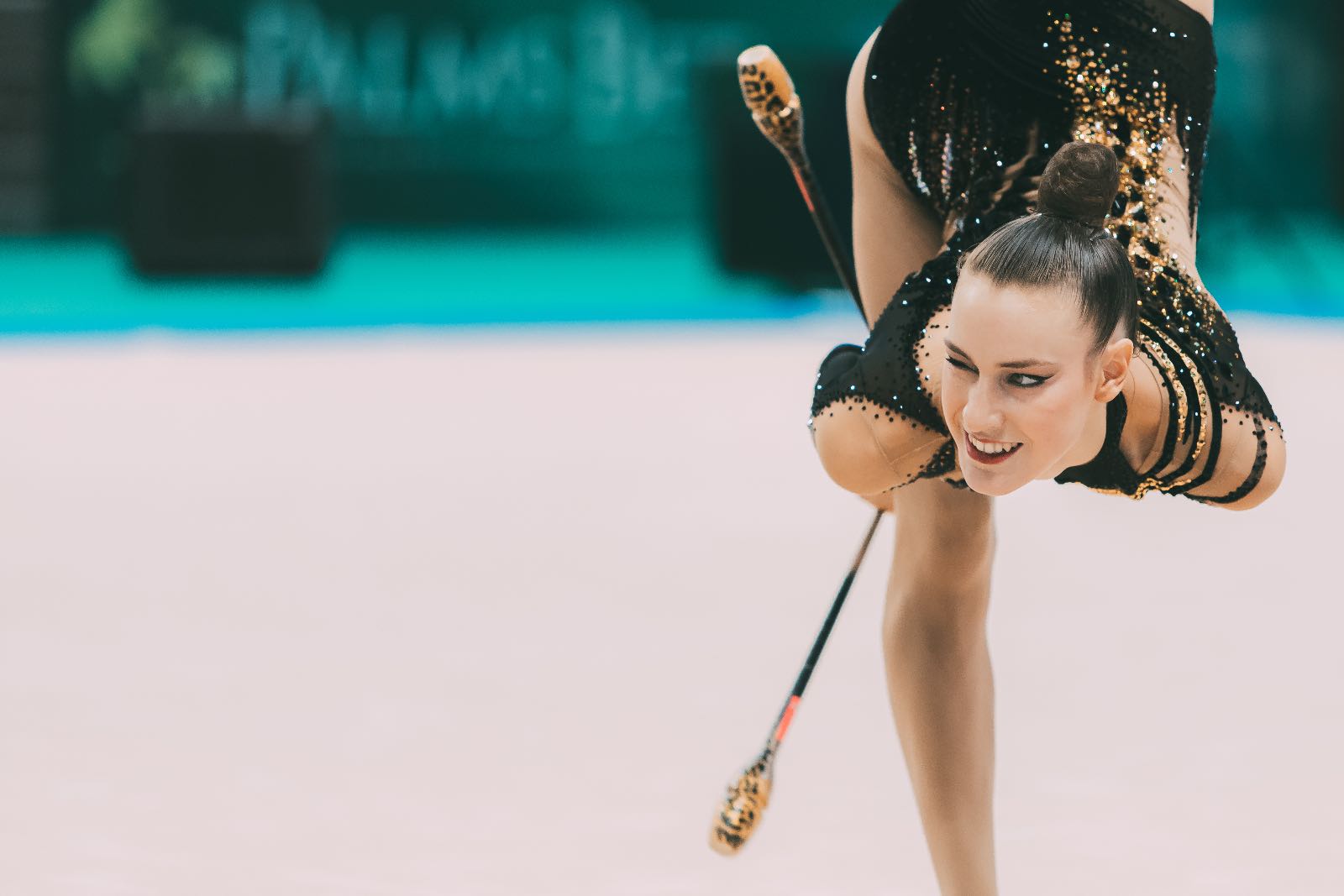 Darja Varfolomeev performs with clubs at European Championships in Rhythmic Gymnastics 2026