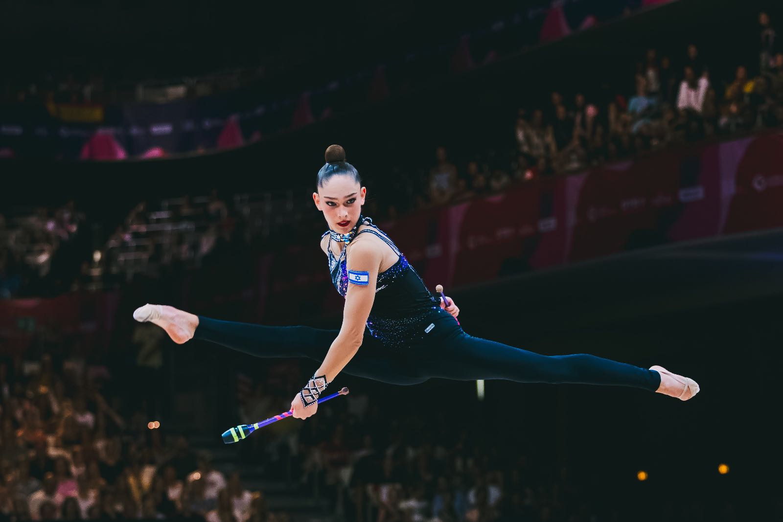 Daniela Munits performs with clubs at World Championships in Rhythmic Gymnastics 2026