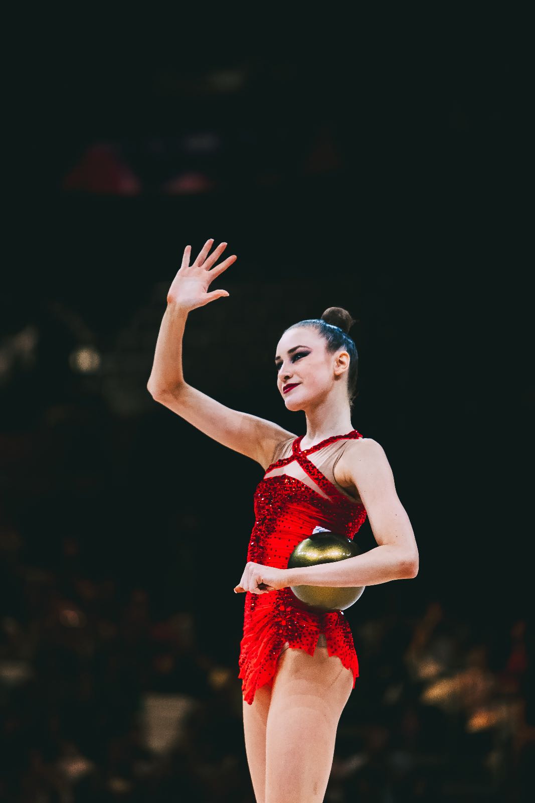 Darja Varfolomeev performs with ball at World Championships in Rhythmic Gymnastics 2026