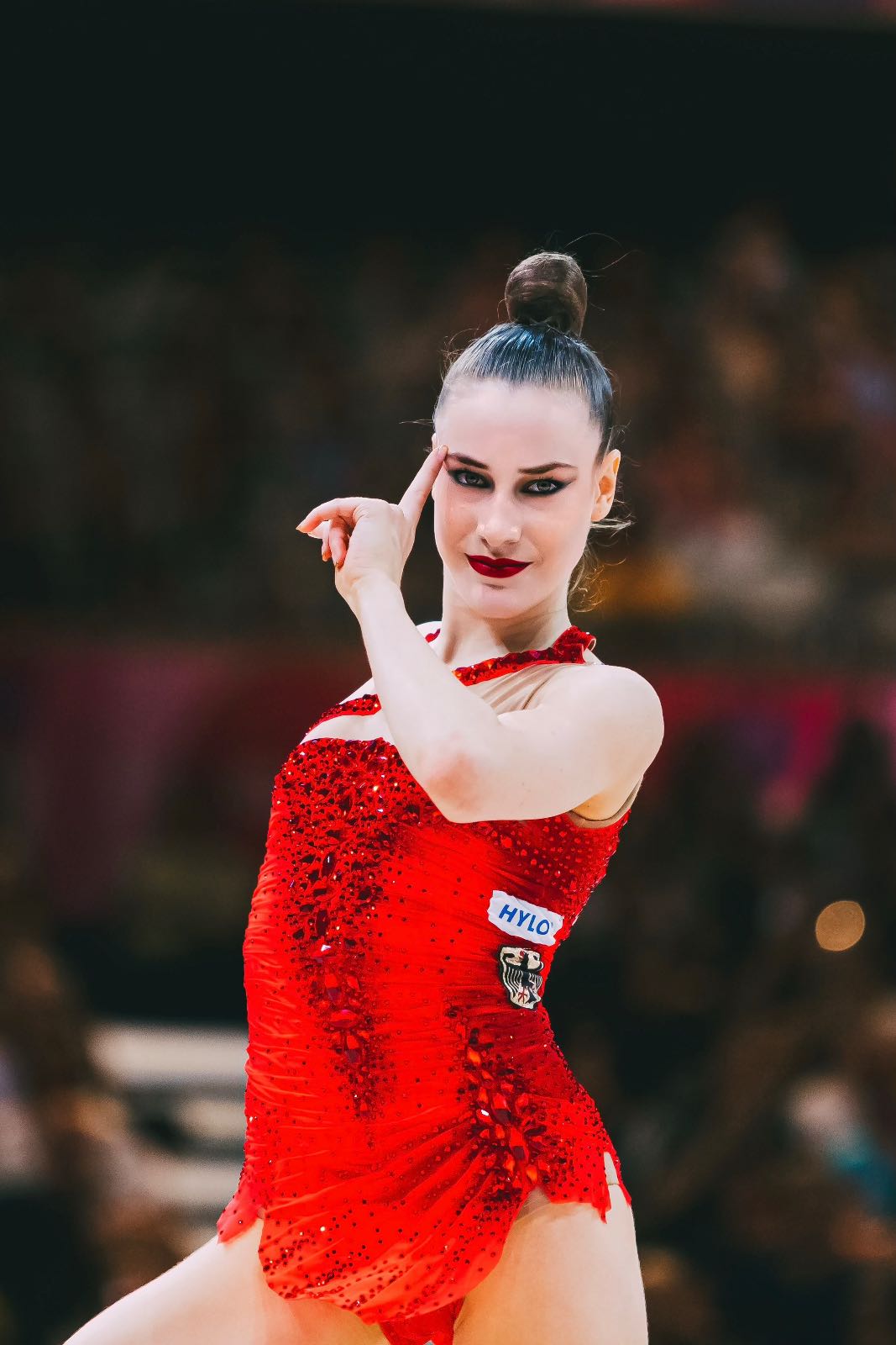 Darja Varfolomeev performs with ball at World Championships in Rhythmic Gymnastics 2026