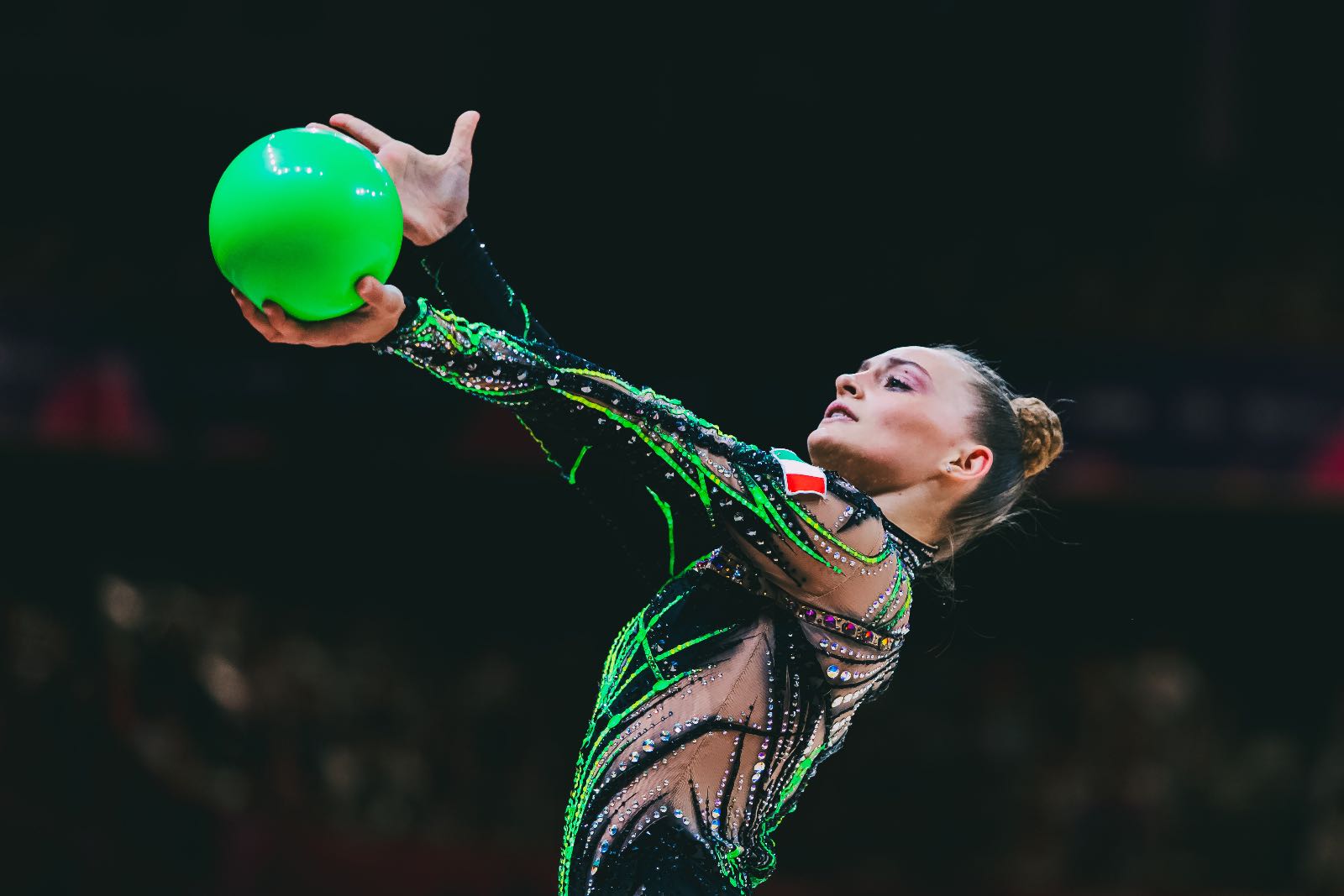 Tara Dragas performs with ball at World Championships in Rhythmic Gymnastics 2026